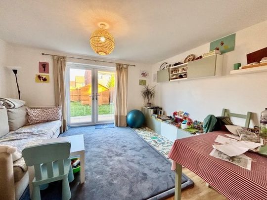 Drooper Drive, Stratford-upon-Avon, CV37 - Photo 1