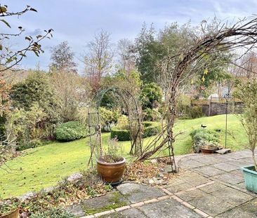 2 bedroom detached bungalow to rent - Photo 2