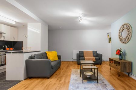 11 ASH GROVE Leeds - LS6 1AX - Photo 3