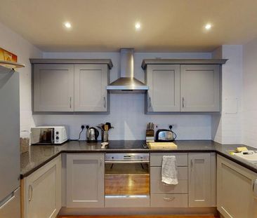 2 bedroom ground floor flat to rent - Photo 6