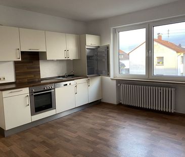 Wiesbaden Nordenstadt: Großzügige 4-Zimmerwohnung im Zweifamilienhaus - Photo 2