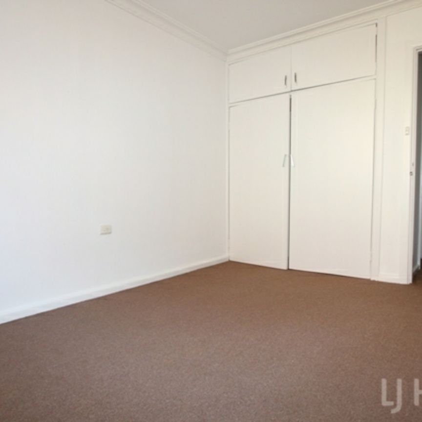 Spacious Two Bedroom Granny Flat - Photo 1