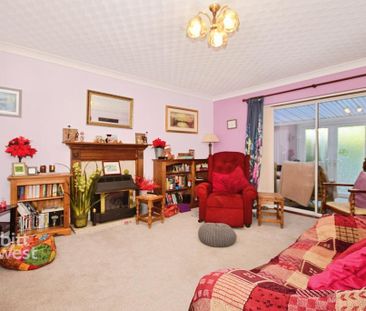 3 bedroom detached bungalow to rent - Photo 1