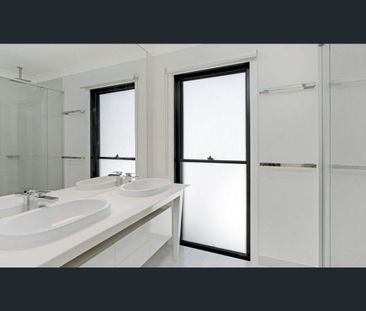 Well Kept Home in The Heart Of The Glades Golf Course - Photo 6