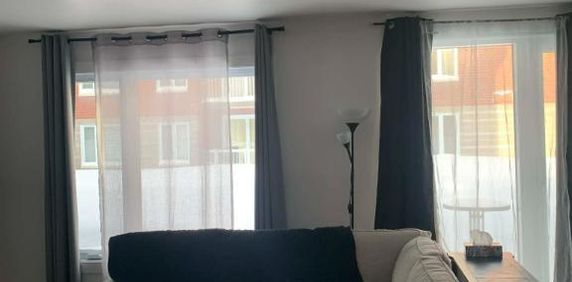 Très Grand 4 ½ – 2 Salles de Bains – Possibilité Stationnement Intérieur – 1ier Mars - Photo 2