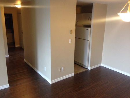 17 Eldon Hall Place - Unit 605 - 2 bed, 1 bath - Photo 5