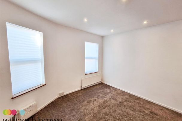 London Road - Photo 1