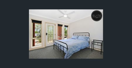 STUNNING AS NEW FURNISHED TOWNHOUSE - Photo 5