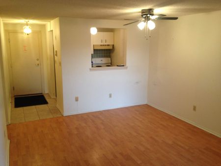 105-566 Armstrong Road - Lower Level 2 Bedroom - Photo 3