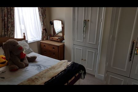 2 Bed Flat, Colliers Wood, SW19 - Photo 3