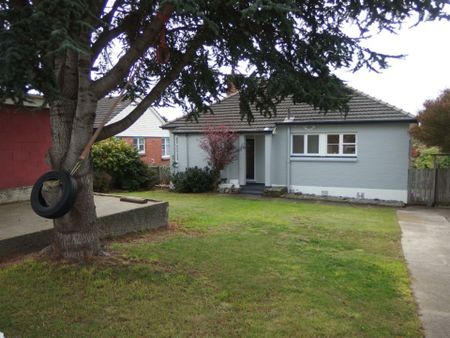 Tidy Two Bedroom House - Photo 4