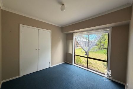 QUIET GARDEN SETTING - Photo 4