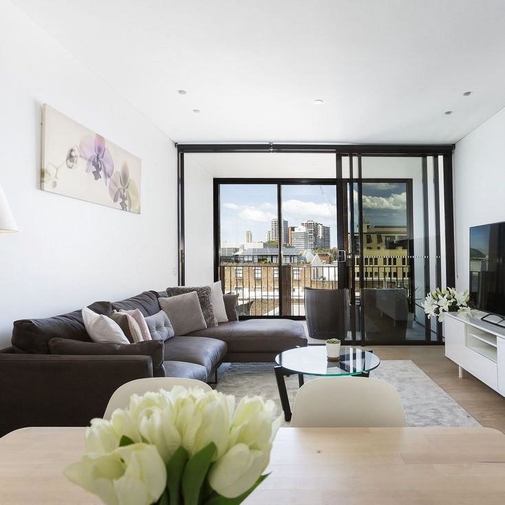 Expansive One Bedroom Suite | Bonus Room-sized Study - Photo 1