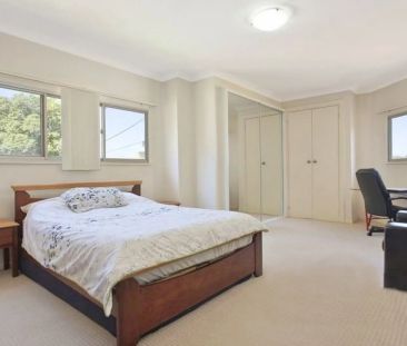 Beautiful Three-Bedroom Townhouse in Quiet Location - Photo 1