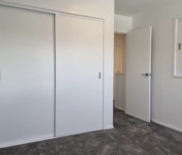 1 bed townhouse (1st week rent free) - Photo 3