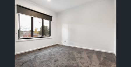 PREMIUM STREET-FRONT TOWNHOME IN THE HEART OF NOBLE PARK NORTH - Allagents - Alltenants - Allaccess - Photo 3