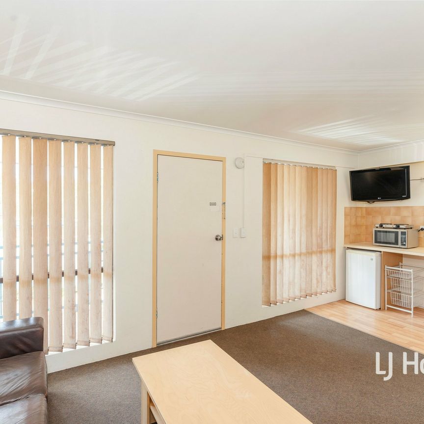 No Vacancies - Furnished Units - Electricity Included - Photo 1