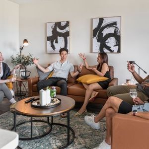 Windsor Park Plaza - Photo 2