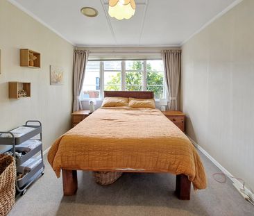 Naenae Living - Photo 2