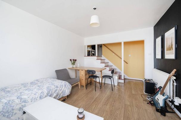 3 bedroom flat to rent - Photo 1