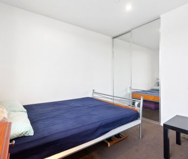 Stylish two bedroom apartment on the city edge - Photo 4