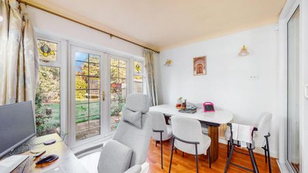 3 bedroom flat to rent - Photo 5