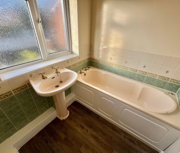 Hudson Way, Taunton, Somerset - Photo 3