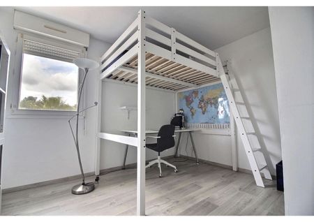 Location Appartement 5 pièces 118m² LA CIOTAT 13600 - Photo 4