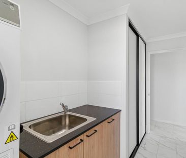 AMAZING, LOW MAINTENANCE 4x2x2 FAMILY HOME - Photo 1