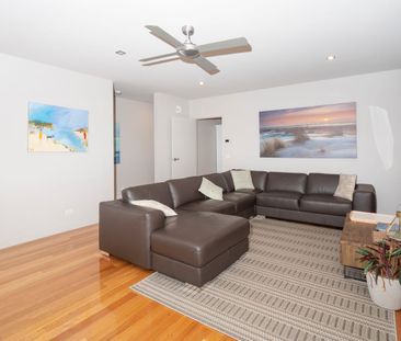 Location, style and quality! - Photo 6