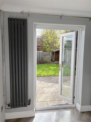 3 bedroom end of terrace house to rent - Photo 4