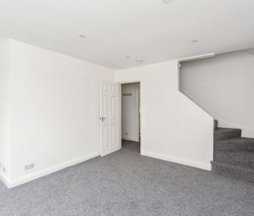 2 bedroom maisonette to rent - Photo 2