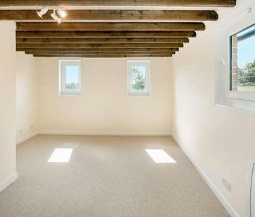 Greenvale Oast, Browns Lane, Cross In Hand, East Sussex, TN21 - Photo 2