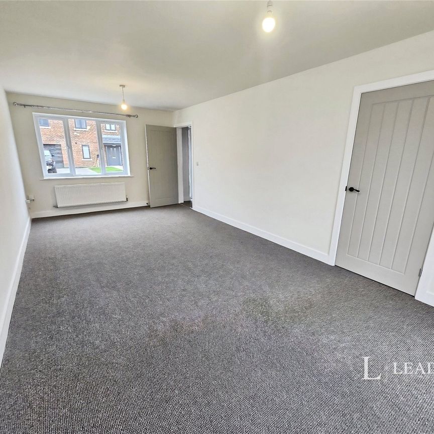 3 bedroom house to rent Bluebell Road, Quadring, Spalding, Lincolnshire, PE11 - Photo 1