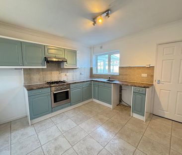 3 bedroom semi-detached house to rent - Photo 6