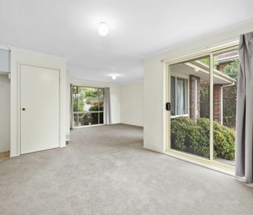 Lovely Three Bedroom Home - Photo 3