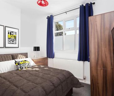 1 bedroom in a house share to rent - Photo 4