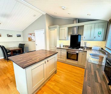 2 bedroom lodge to rent - Photo 1