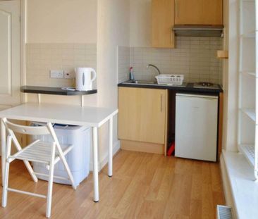 Studio to rent - Photo 3