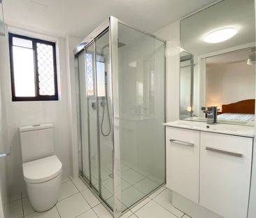 Serene Riverfront Retreat - Photo 4