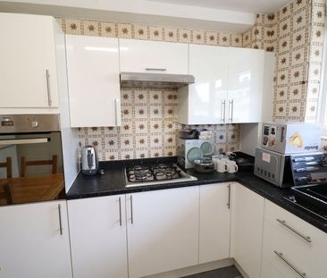 Room in a Shared Flat, Laxfield Court, E8 - Photo 4