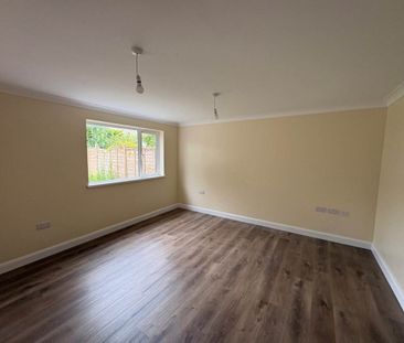 Worle, Weston-super-Mare, North Somerset - Photo 6