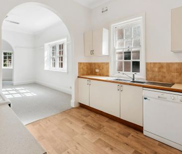 Character Filled Apartment - Photo 3