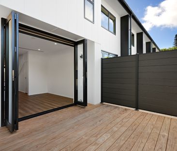 Discover modern living at its finest with this brand-new, architect... - Photo 5