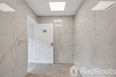 2 bed commercial property to rent in Kirkby Road, Hemsworth, Pontefract, West Yorkshire, WF9 - Photo 5