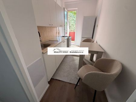 NA PRENÁJOM 2-IZBOVÝ BYT, METEOROVÁ UL., BRATISLAVA – 55 m², VEĽKÁ LOGGIA - Photo 4