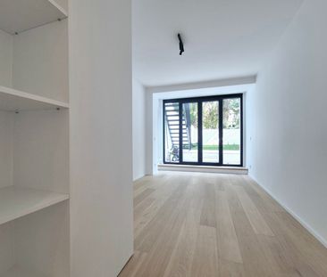 Renovated 4 BDR/4 bathroom ground floor with garden! - Photo 1