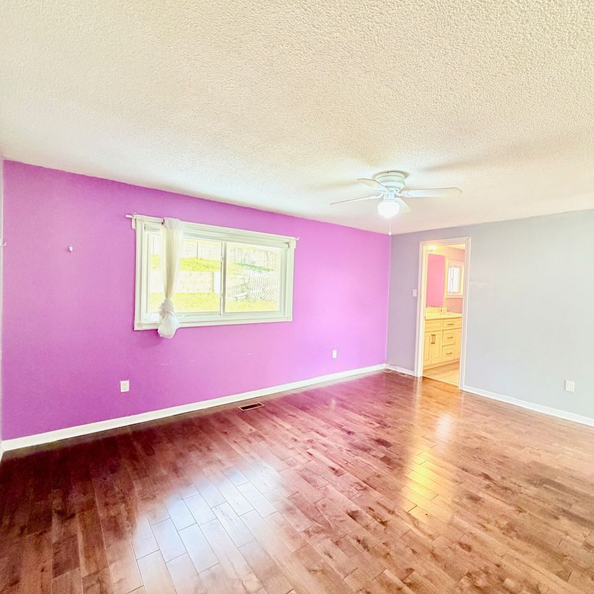 For Lease - 41 Broadbridge Drive Unit# Room 1, Toronto, Ontario - Photo 1