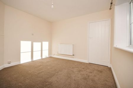 2 bedroom terraced house to rent - Photo 3