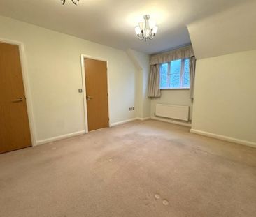 3 Bedroom Mews To Let - Photo 5
